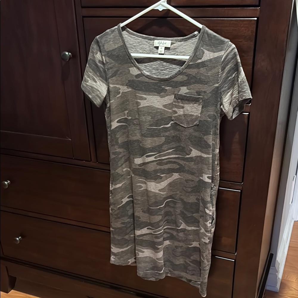 Style & Co. Gray Tan Raglan Mini Dress and Pink Lily tshirt dress